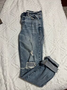 Lulus Light Wash Distressed Boyfriend Jeans